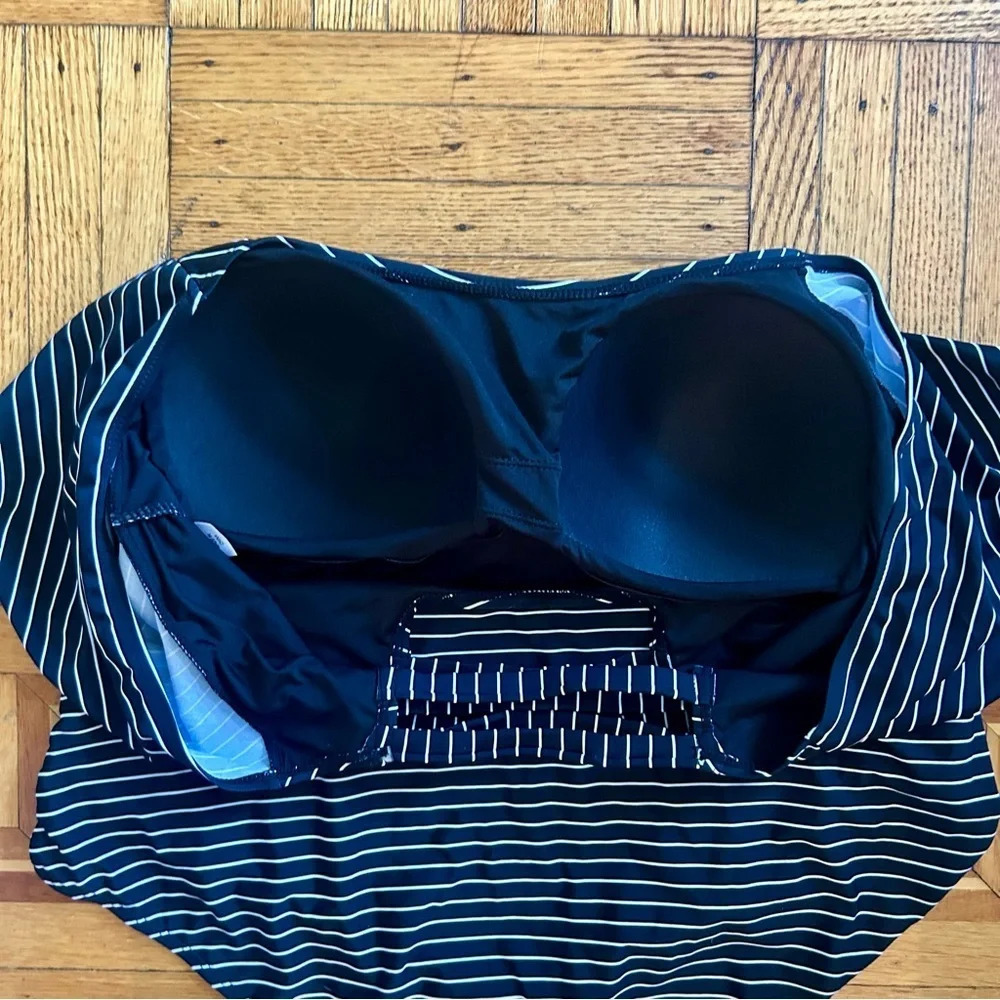 NWT Meet Curve Stripes Round Neck Women One Piece Swimsuit - Picture 7 of 11